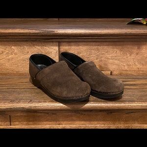 Excellent Dansko Suede Clogs 8.5-9 US 39 Euro